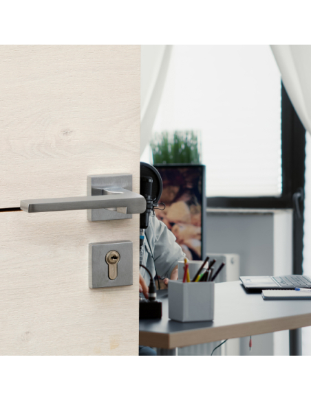 Paire de béquilles Ginevra pour porte, carré 7mm, chromé satiné - THIRARD FBA